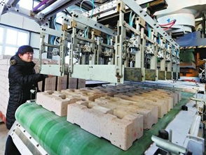 移動制磚機拆遷現場 吃 垃圾