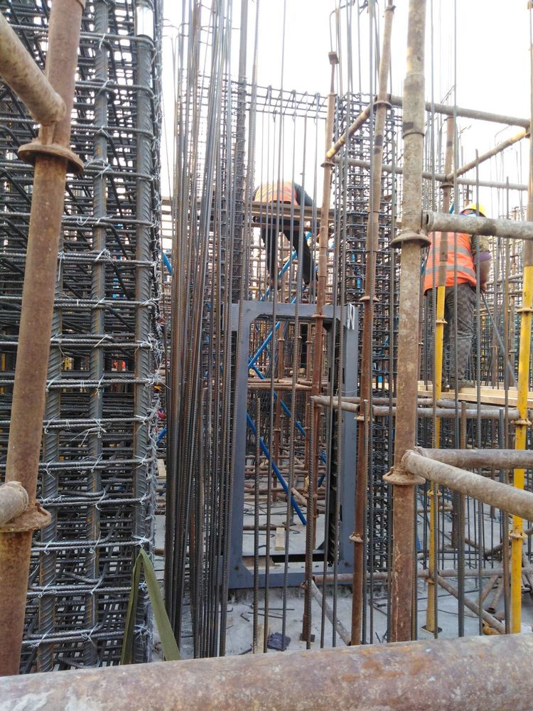 宏帆廣場四期工程,靳峰峰